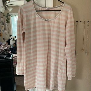 pink & white night gown  𖡼.𖤣𖥧